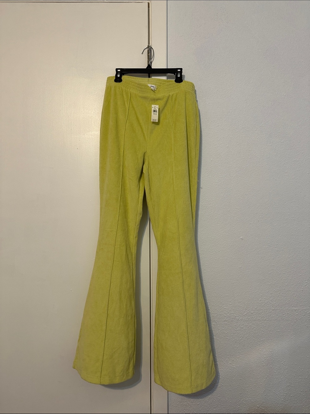 Aerie NWT Women’s High-Rise Flare Corduroy pants